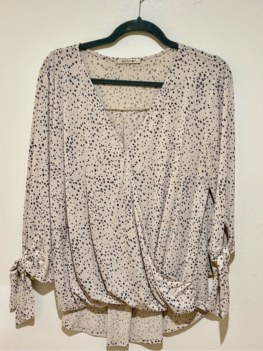 Beacon taupe & black leopard Dot-Print Wrap Blouse VGUC Size Large
